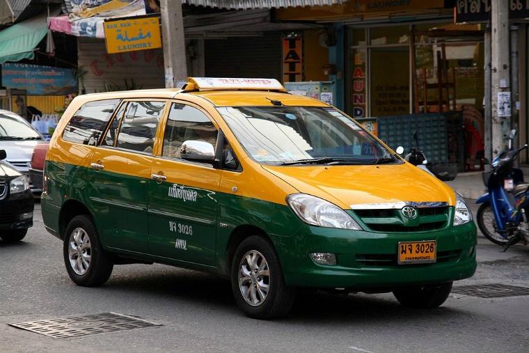 1024px-Taxi-meter_in_Pattaya_01.jpg