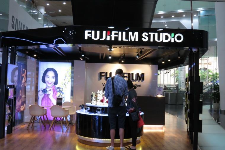富士フィルムとキャノンはベトナムでも人気のカメラメーカー