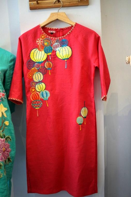 こちらの刺繍は中部ホイアン伝統のランタン